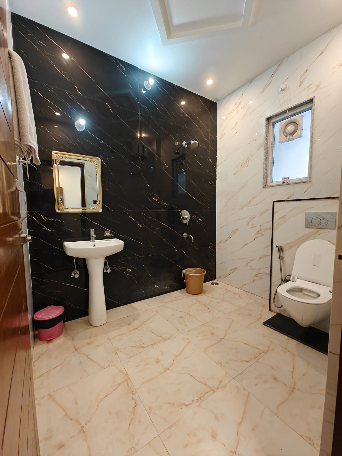 Panoramic room bathroom